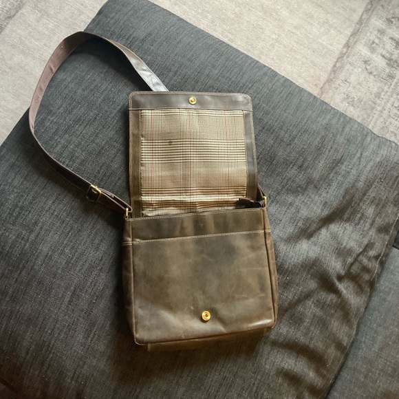 Italian Leather Messenger Bag - Picture 3 of 5